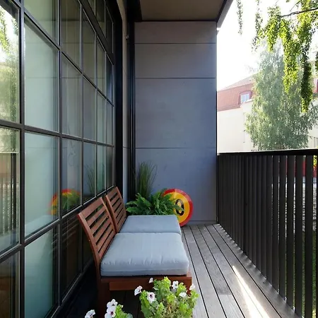 Exclusive In Heart Of Town Apartment *