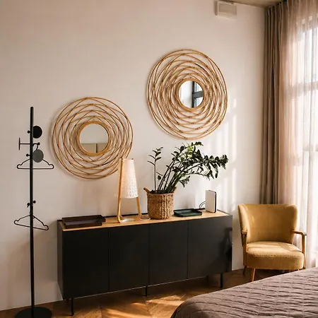 Apartment Exclusive In Heart Of Town *