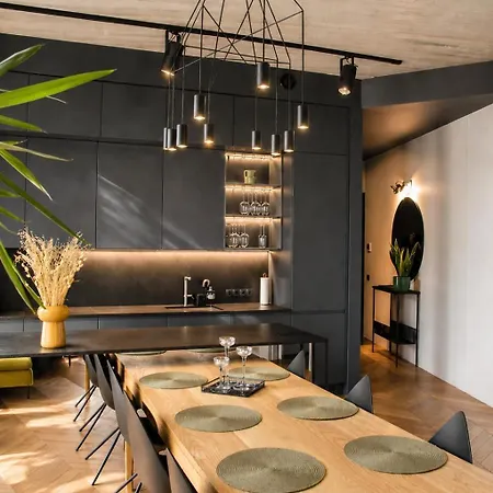Exclusive In Heart Of Town * Reval