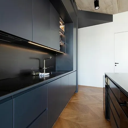 Apartment Exclusive In Heart Of Town