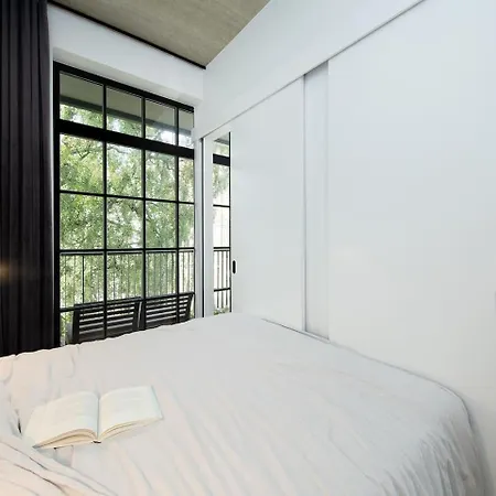 Apartment Exclusive In Heart Of Town *