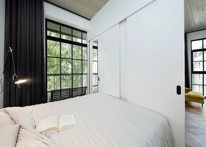 Apartment Exclusive In Heart Of Town *